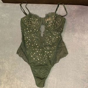 NWOT VS Lace Bodysuit